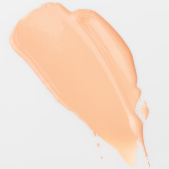 - Prada . Reveal Skin Optimizing Refillable Soft Matte Foundation. New - Picture 3 of 6